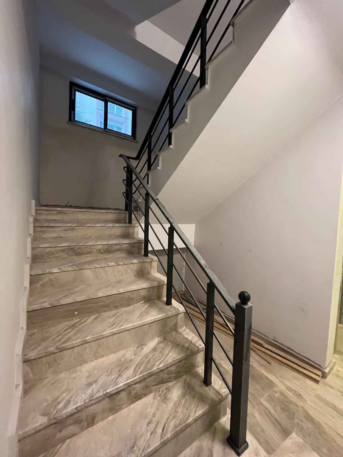 Aliminyum küpeşte merdiven ve fransız 37